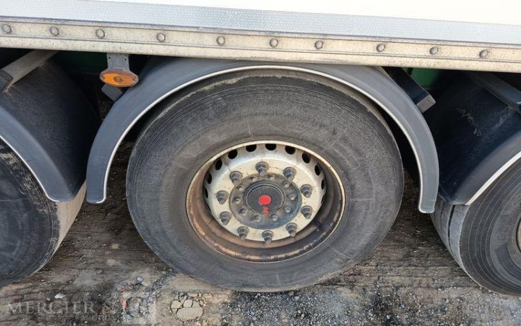 FRUEHAUF SEMI REMORQUE FOURGON AVEC HAYON PALFINGER – 3 ESSIEUX – PTAC 38 T – ANNEE 2020 BLANC FR-876-QH