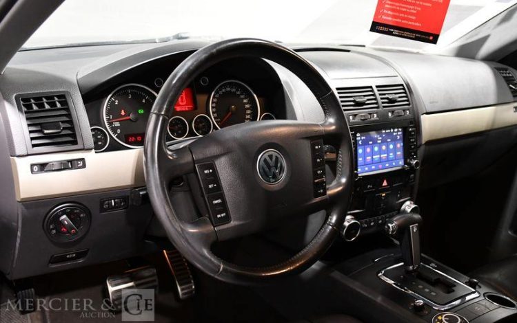 VOLKSWAGEN  NOIR FT-037-ZX