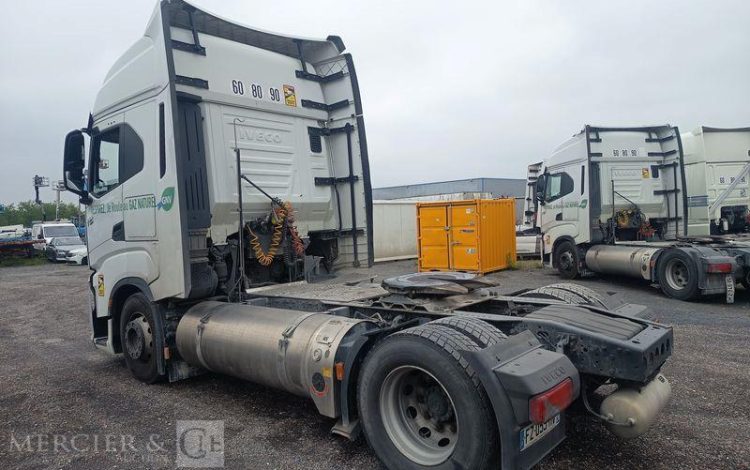 IVECO S-WAY 460  – GAZ – PTRA : 44 TONNES – 753110 KMS – ANNEE 2021 BLANC FZ-059-RV