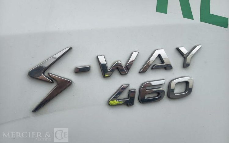IVECO S-WAY 460  – GAZ – PTRA : 44 TONNES – 753110 KMS – ANNEE 2021 BLANC FZ-059-RV