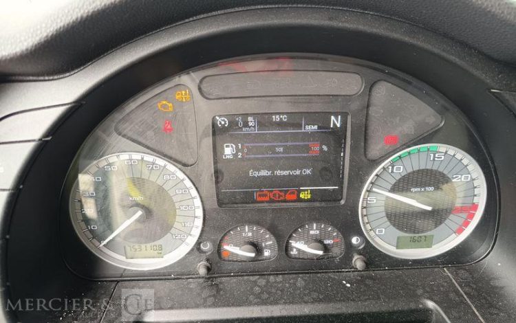 IVECO S-WAY 460  – GAZ – PTRA : 44 TONNES – 753110 KMS – ANNEE 2021 BLANC FZ-059-RV