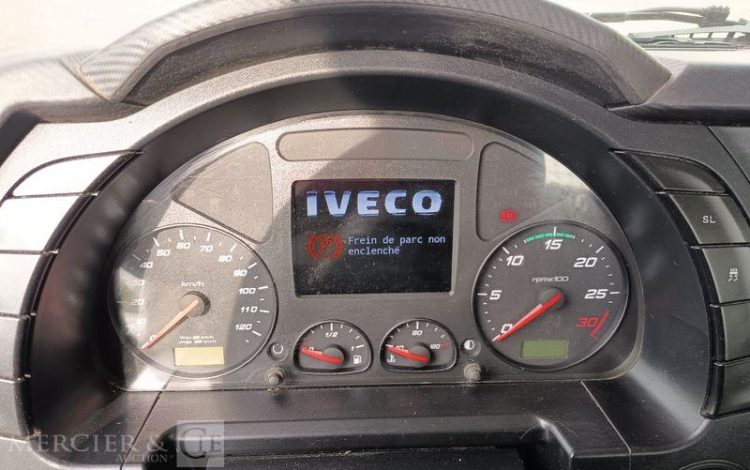IVECO S-WAY 460  – GAZ – PTRA : 44 TONNES – 753110 KMS – ANNEE 2021 BLANC FZ-059-RV