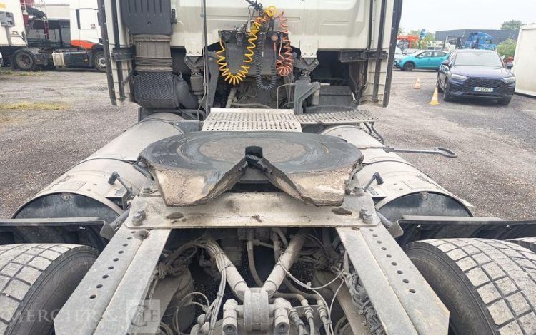 IVECO S-WAY 460  – GAZ – PTRA : 44 TONNES – 753110 KMS – ANNEE 2021 BLANC FZ-059-RV