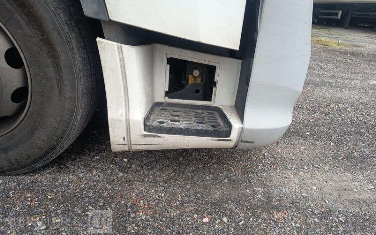 IVECO S-WAY 460  – GAZ – PTRA : 44 TONNES – 753110 KMS – ANNEE 2021 BLANC FZ-059-RV
