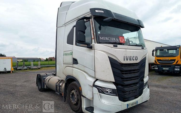IVECO S-WAY 460 – GAZ – PTRA : 44 TONNES – 855908 KMS – ANNEE 2021 BLANC FZ-463-KL