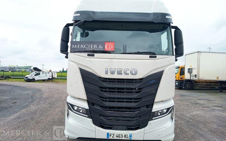 IVECO S-WAY 460 – GAZ – PTRA : 44 TONNES – 855908 KMS – ANNEE 2021 BLANC FZ-463-KL