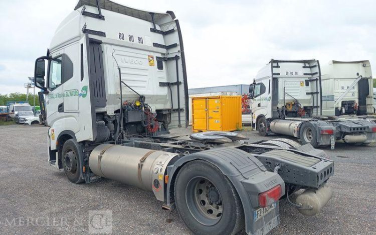 IVECO S-WAY 460 – GAZ – PTRA : 44 TONNES – 855908 KMS – ANNEE 2021 BLANC FZ-463-KL