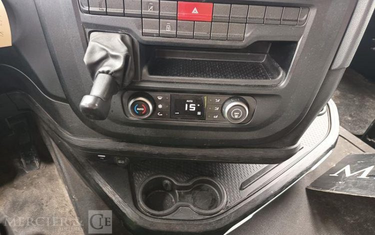 IVECO S-WAY 460 – GAZ – PTRA : 44 TONNES – 855908 KMS – ANNEE 2021 BLANC FZ-463-KL