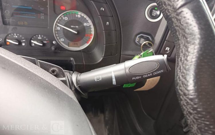 IVECO S-WAY 460 – GAZ – PTRA : 44 TONNES – 855908 KMS – ANNEE 2021 BLANC FZ-463-KL