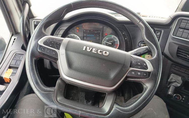 IVECO S-WAY 460 – GAZ – PTRA : 44 TONNES – 855908 KMS – ANNEE 2021 BLANC FZ-463-KL