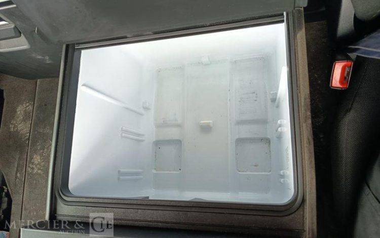 IVECO S-WAY 460 – GAZ – PTRA : 44 TONNES – 855908 KMS – ANNEE 2021 BLANC FZ-463-KL
