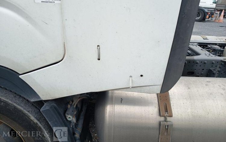 IVECO S-WAY 460 – GAZ – PTRA : 44 TONNES – 855908 KMS – ANNEE 2021 BLANC FZ-463-KL