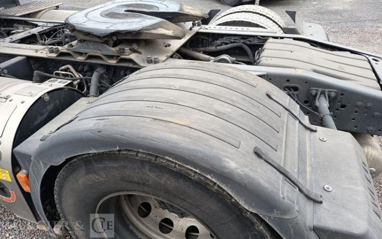IVECO S-WAY 460 – GAZ – PTRA : 44 TONNES – 855908 KMS – ANNEE 2021 BLANC FZ-463-KL