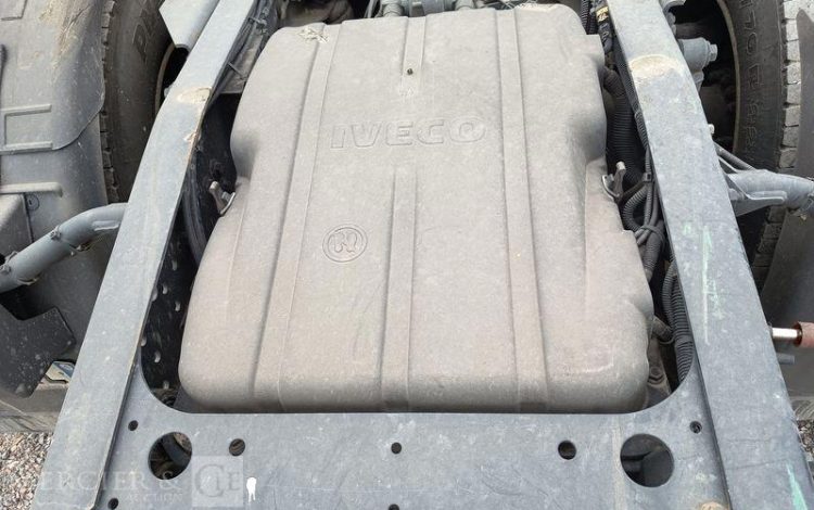 IVECO S-WAY 460 – GAZ – PTRA : 44 TONNES – 855908 KMS – ANNEE 2021 BLANC FZ-463-KL
