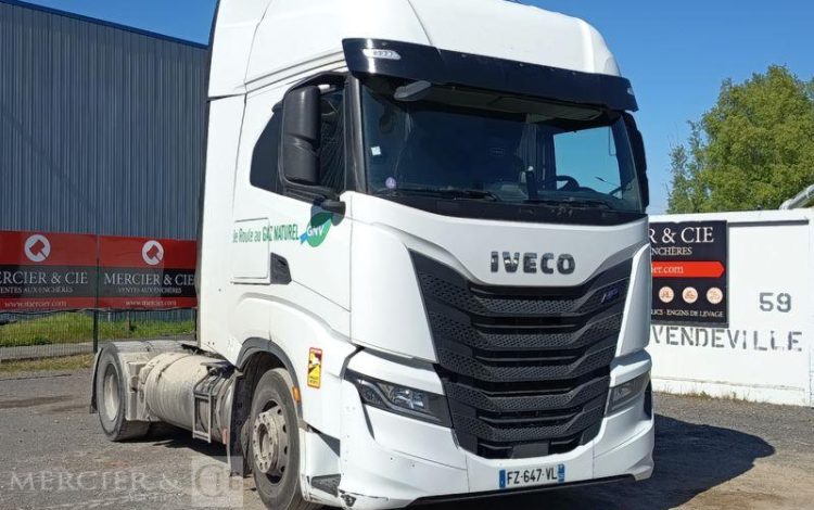 IVECO S-WAY 460 – GAZ – PTRA : 44 TONNES – 738632 KMS – ANNEE 2021 BLANC FZ-647-VL