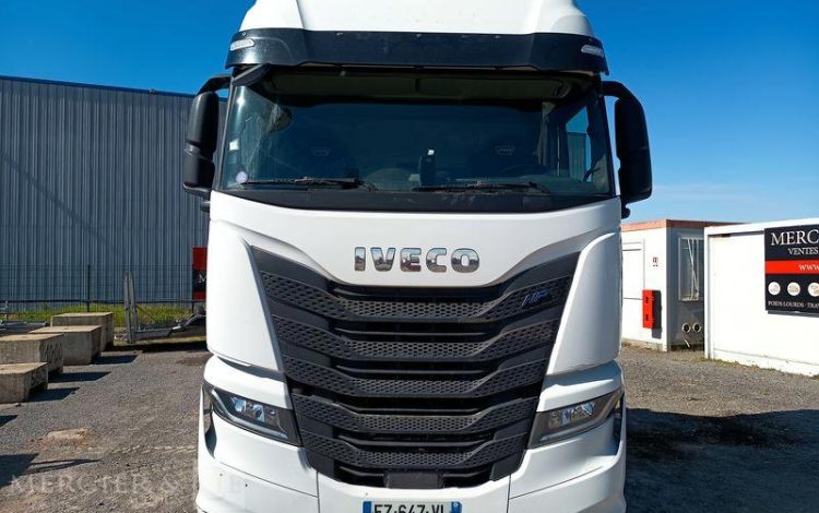 IVECO S-WAY 460 – GAZ – PTRA : 44 TONNES – 738632 KMS – ANNEE 2021 BLANC FZ-647-VL