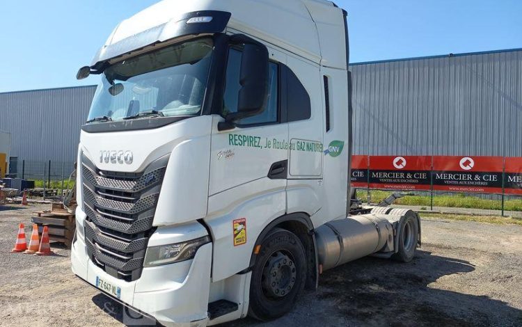 IVECO S-WAY 460 – GAZ – PTRA : 44 TONNES – 738632 KMS – ANNEE 2021 BLANC FZ-647-VL