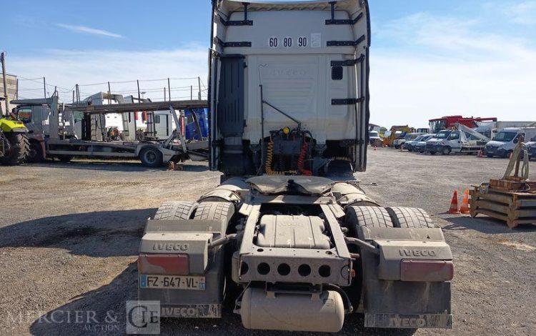 IVECO S-WAY 460 – GAZ – PTRA : 44 TONNES – 738632 KMS – ANNEE 2021 BLANC FZ-647-VL