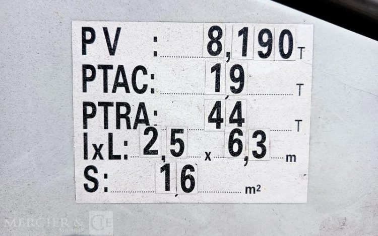 IVECO S-WAY 460 – GAZ – PTRA : 44 TONNES – 738632 KMS – ANNEE 2021 BLANC FZ-647-VL