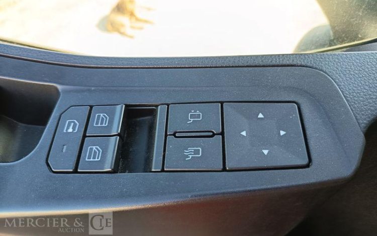 IVECO S-WAY 460 – GAZ – PTRA : 44 TONNES – 738632 KMS – ANNEE 2021 BLANC FZ-647-VL