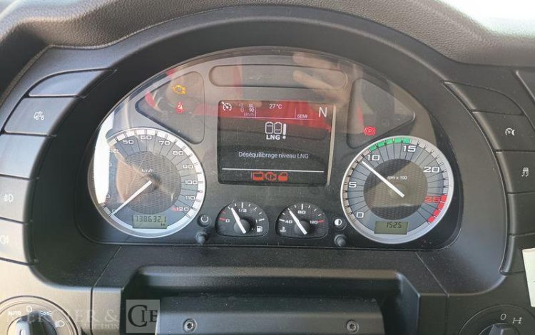 IVECO S-WAY 460 – GAZ – PTRA : 44 TONNES – 738632 KMS – ANNEE 2021 BLANC FZ-647-VL