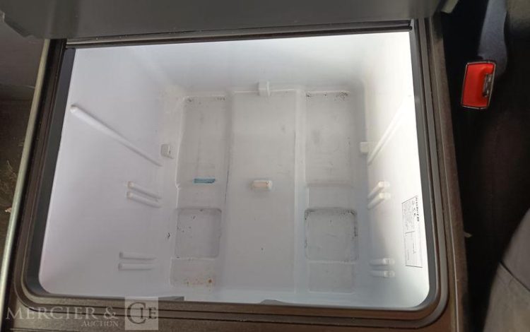 IVECO S-WAY 460 – GAZ – PTRA : 44 TONNES – 738632 KMS – ANNEE 2021 BLANC FZ-647-VL