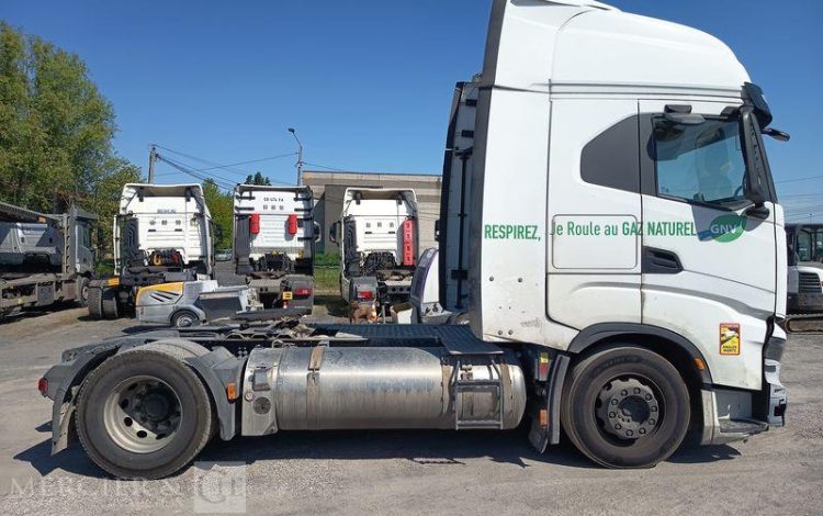 IVECO S-WAY 460 – GAZ – PTRA : 44 TONNES – 842260 KMS – ANNEE 2021 BLANC FZ-746-VL