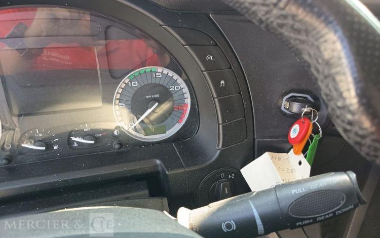 IVECO S-WAY 460 – GAZ – PTRA : 44 TONNES – 842260 KMS – ANNEE 2021 BLANC FZ-746-VL