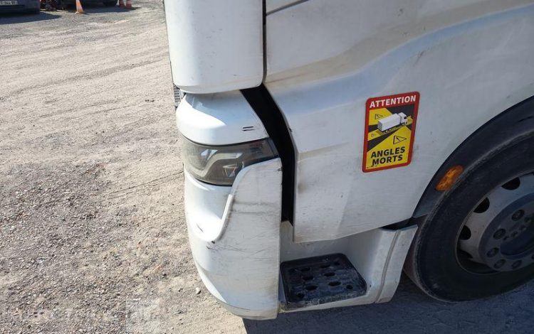 IVECO S-WAY 460 – GAZ – PTRA : 44 TONNES – 842260 KMS – ANNEE 2021 BLANC FZ-746-VL