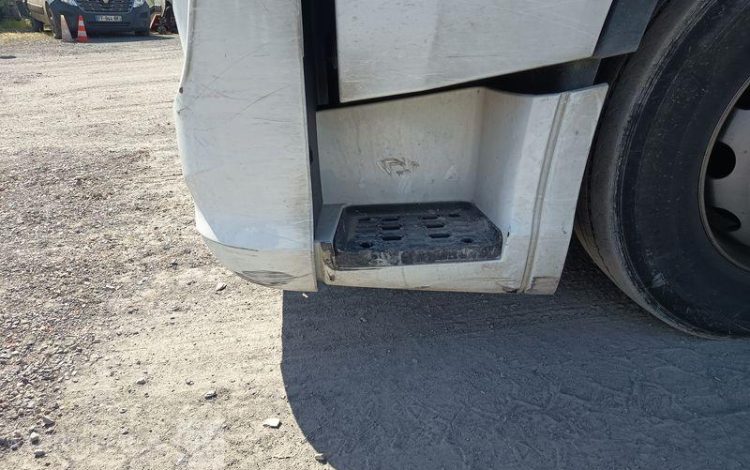 IVECO S-WAY 460 – GAZ – PTRA : 44 TONNES – 842260 KMS – ANNEE 2021 BLANC FZ-746-VL