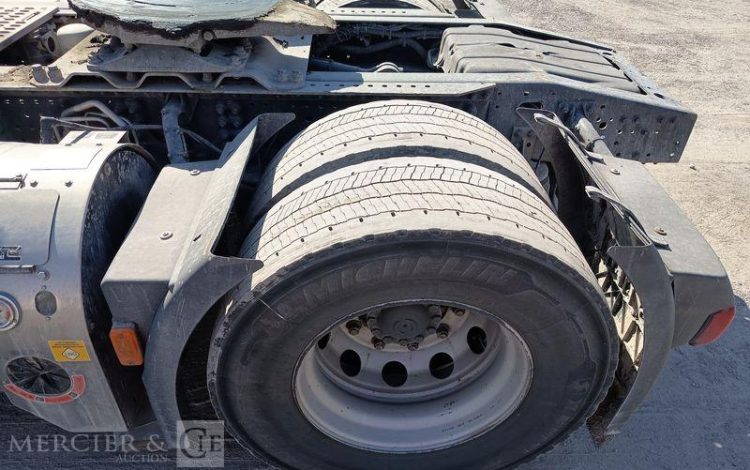 IVECO S-WAY 460 – GAZ – PTRA : 44 TONNES – 842260 KMS – ANNEE 2021 BLANC FZ-746-VL