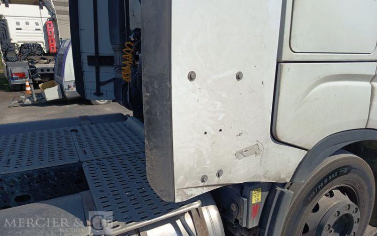 IVECO S-WAY 460 – GAZ – PTRA : 44 TONNES – 842260 KMS – ANNEE 2021 BLANC FZ-746-VL