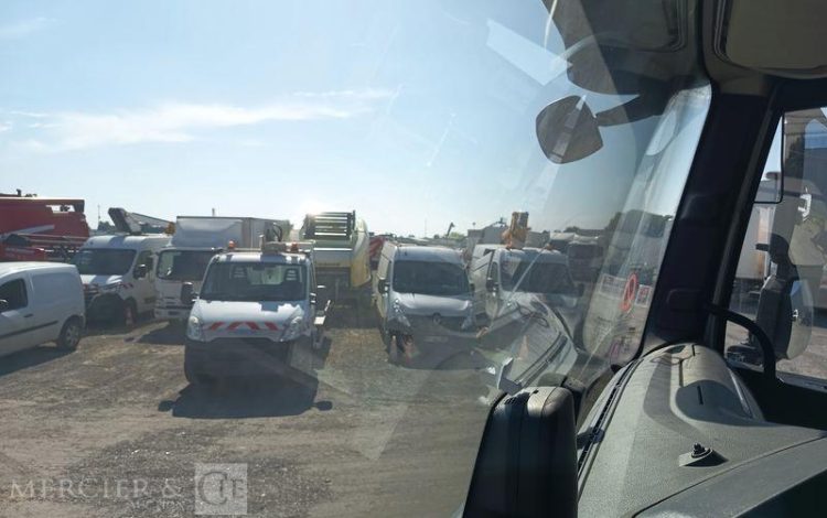 IVECO S-WAY 460 – GAZ – PTRA : 44 TONNES – 842260 KMS – ANNEE 2021 BLANC FZ-746-VL