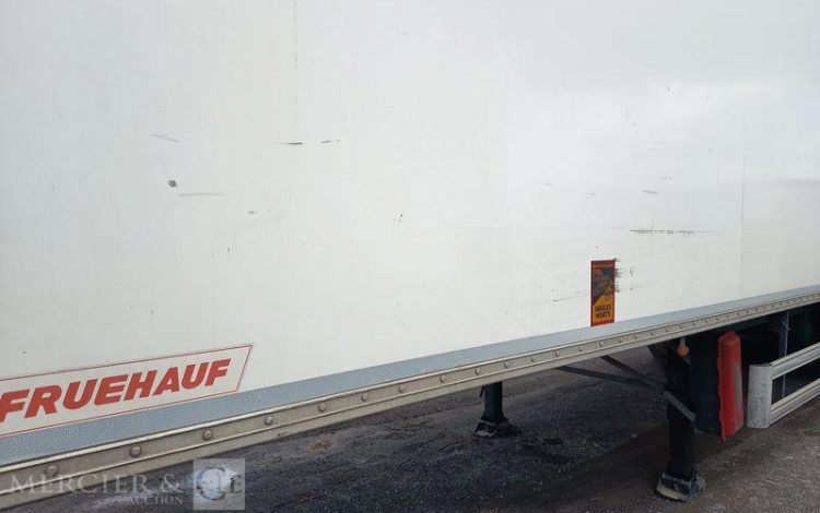 FRUEHAUF SEMI REMORQUE FOURGON – 3 ESSIEUX – PTAC : 38 TONNES – ANNEE 2021 BLANC FZ-792-KG