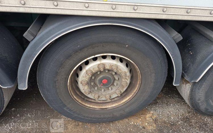 FRUEHAUF SEMI REMORQUE FOURGON – 3 ESSIEUX – PTAC : 38 TONNES – ANNEE 2021 BLANC FZ-792-KG