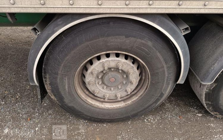 FRUEHAUF SEMI REMORQUE FOURGON – 3 ESSIEUX – PTAC : 38 TONNES – ANNEE 2021 BLANC FZ-792-KG