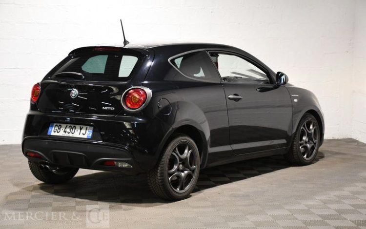 ALFAROMEO  NOIR GB-430-YJ