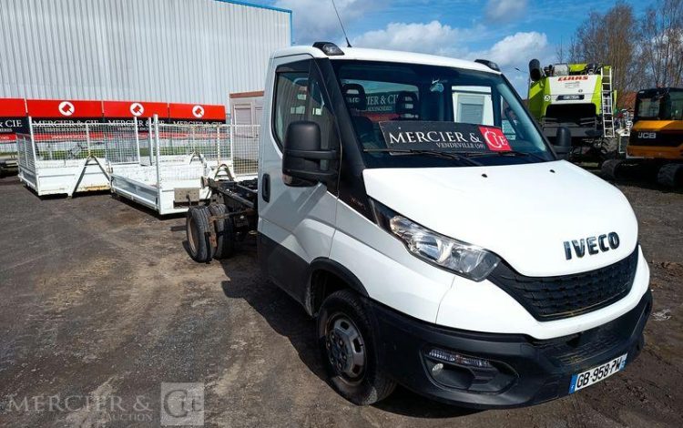 IVECO DAILY 3.0 D 160ch EQUIPE BRAS AMPLIROL + 3 BENNES BLANC GB-958-PW