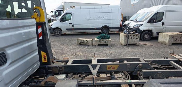 IVECO DAILY 3.0 D 160ch EQUIPE BRAS AMPLIROL + 3 BENNES BLANC GB-958-PW