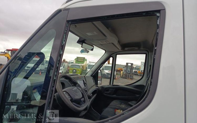 IVECO DAILY 3.0 D 160ch EQUIPE BRAS AMPLIROL + 3 BENNES BLANC GB-958-PW