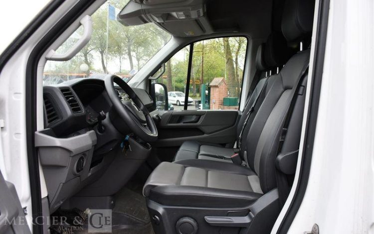 VOLKSWAGEN  BLANC GD-564-KZ