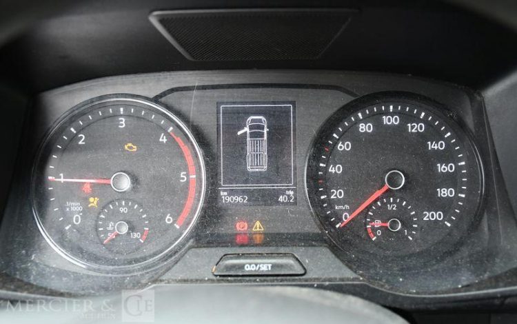 VOLKSWAGEN  BLANC GD-564-KZ