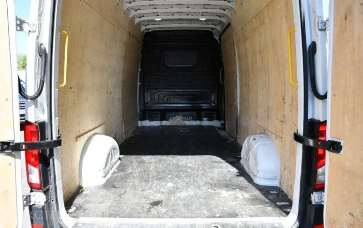 VOLKSWAGEN  BLANC GD-629-QA