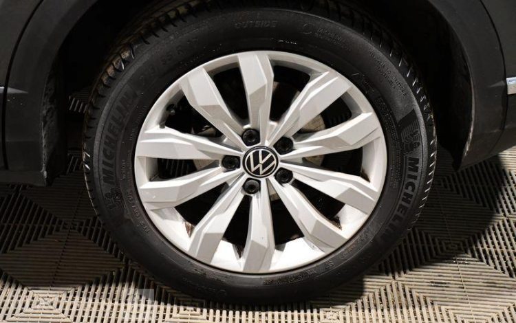 VOLKSWAGEN  GRIS GD-841-HA