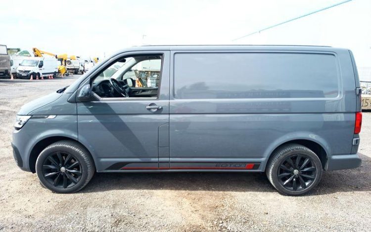 VOLKSWAGEN TRANSPORTER T6 2.0 TDI 150ch 2T8 L1H1 EDITION DSG GRIS GL-412-KK