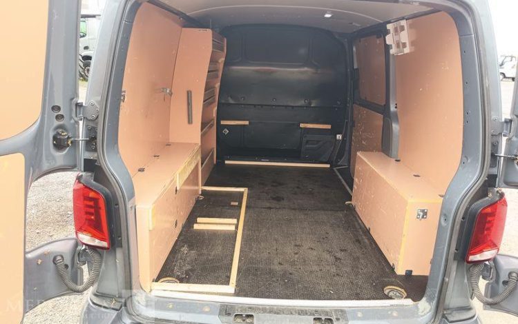 VOLKSWAGEN TRANSPORTER T6 2.0 TDI 150ch 2T8 L1H1 EDITION DSG GRIS GL-412-KK