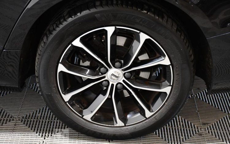 VOLVO  NOIR GQ-887-WJ