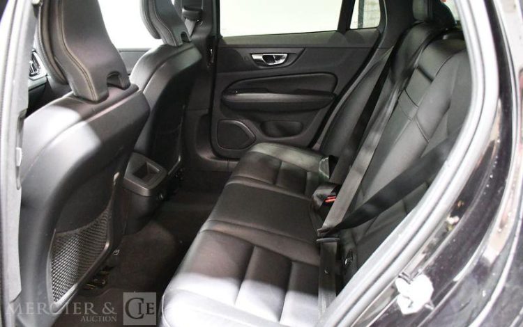 VOLVO  NOIR GQ-887-WJ