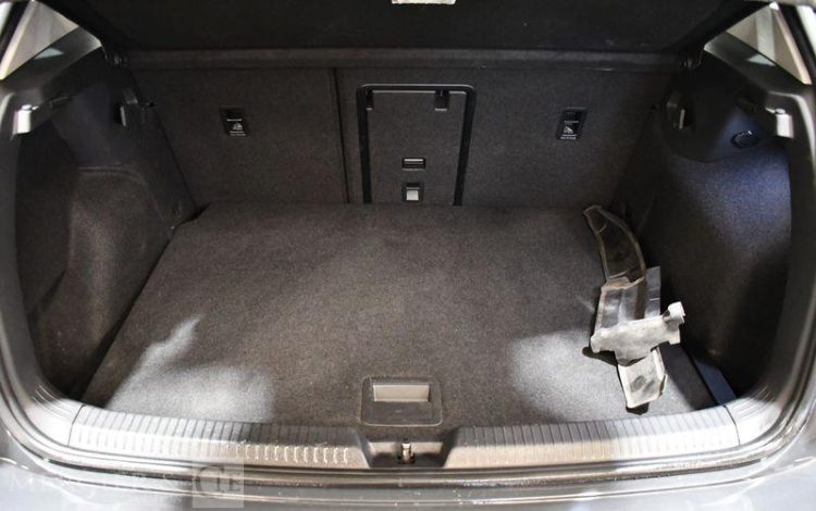 VOLKSWAGEN  GRIS GY-582-GF