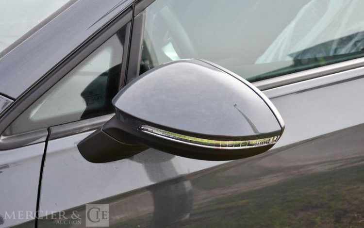 VOLKSWAGEN  GRIS GY-582-GF